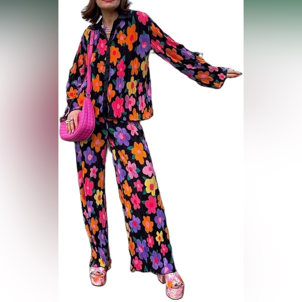 Floral Set • Never Worn Without Tags • Size Large